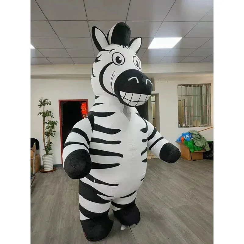 大人用、全身を覆う、ふわふわ素材のゼブラの着ぐるみ。パーティ - Event & Party Supply Photos のレビューと価格