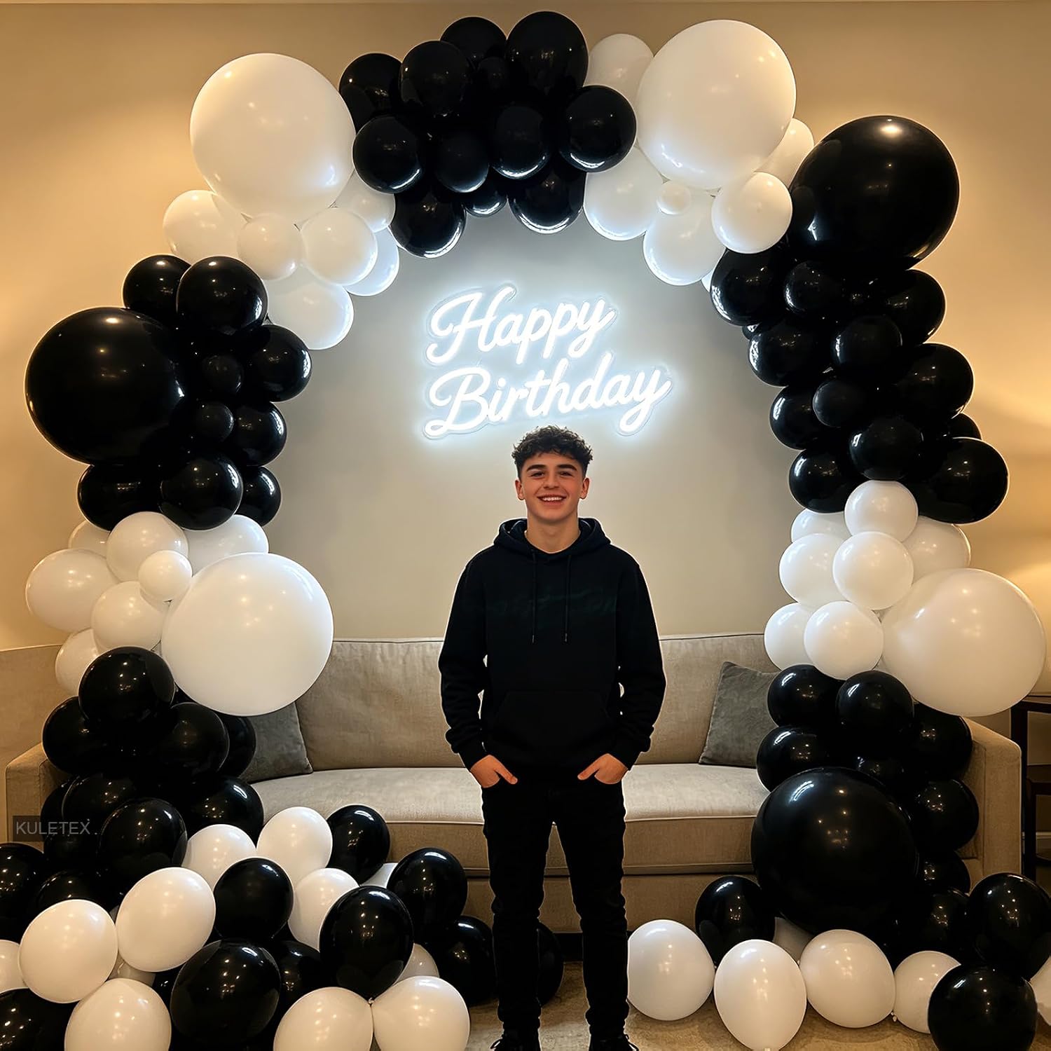136個入り、白黒のラテックスバルーンアーチキット - 4種 - Event Launch Party のレビューと価格